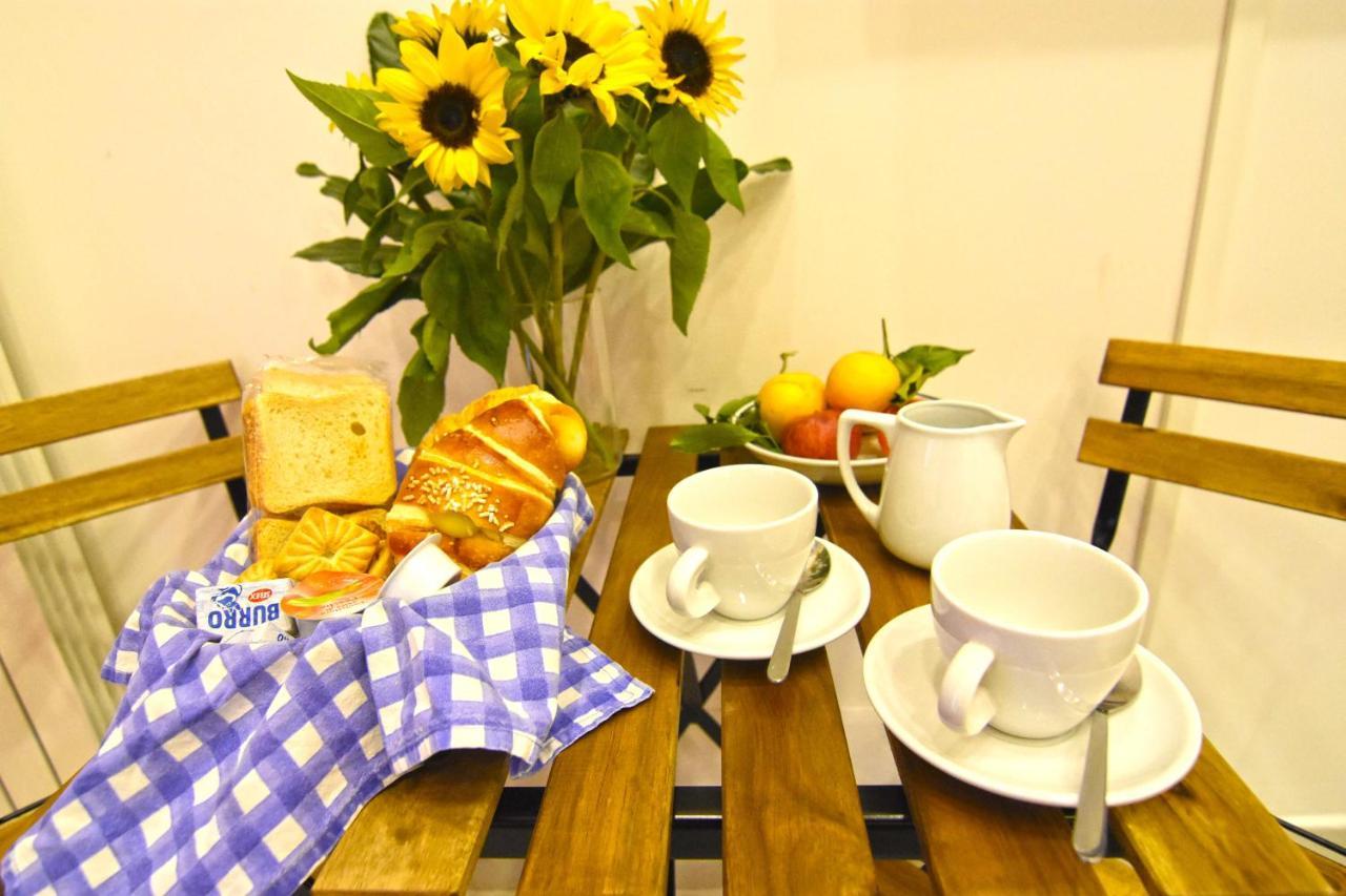 Bed&Breakfast Ninarella Napoli Esterno foto